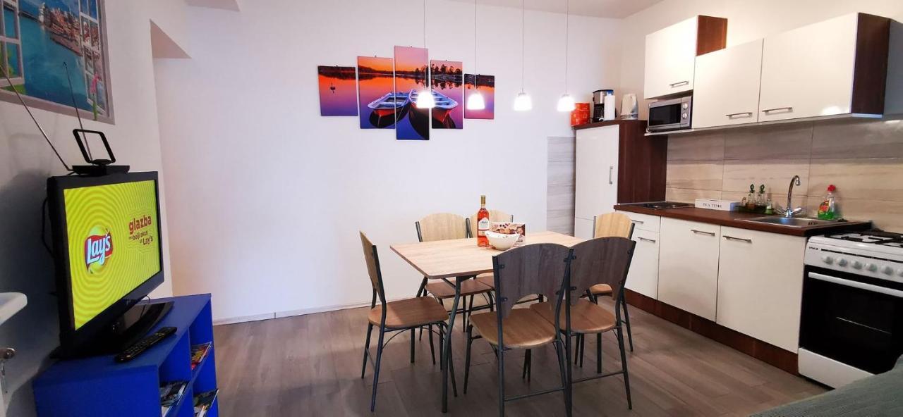 Apartments Kk Celina Eksteriør billede